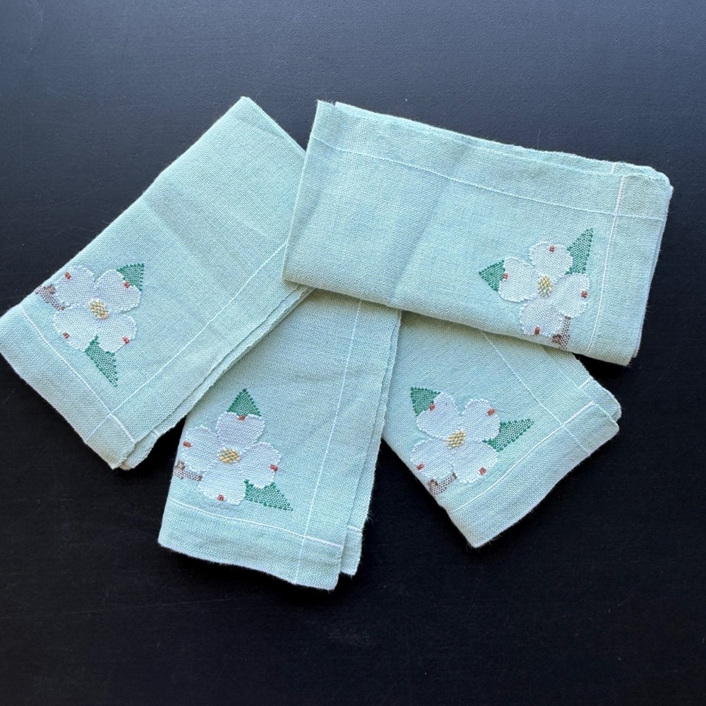 Vintage Embroidered Dogwood Flower Green Linen Napkins Set of 4